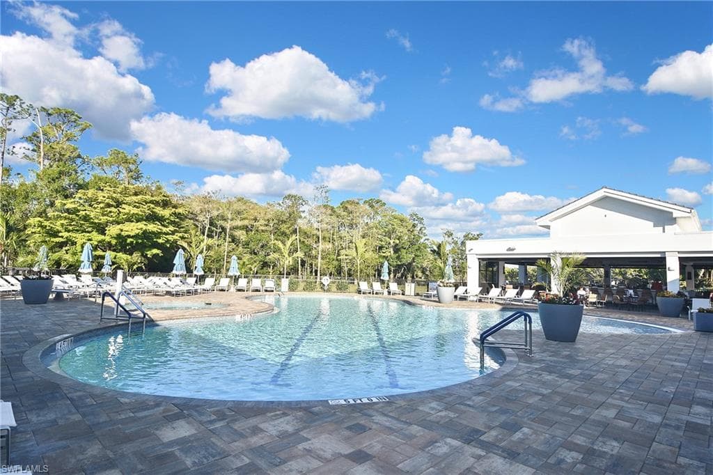 New Oasis Pool