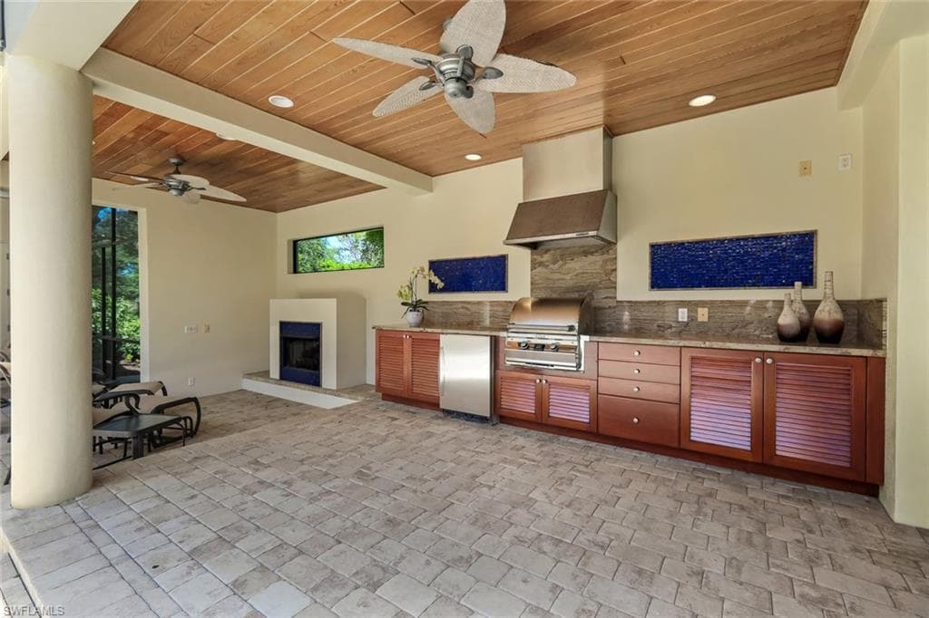 Portico w/ Granite-Topped Poolside Kitchen