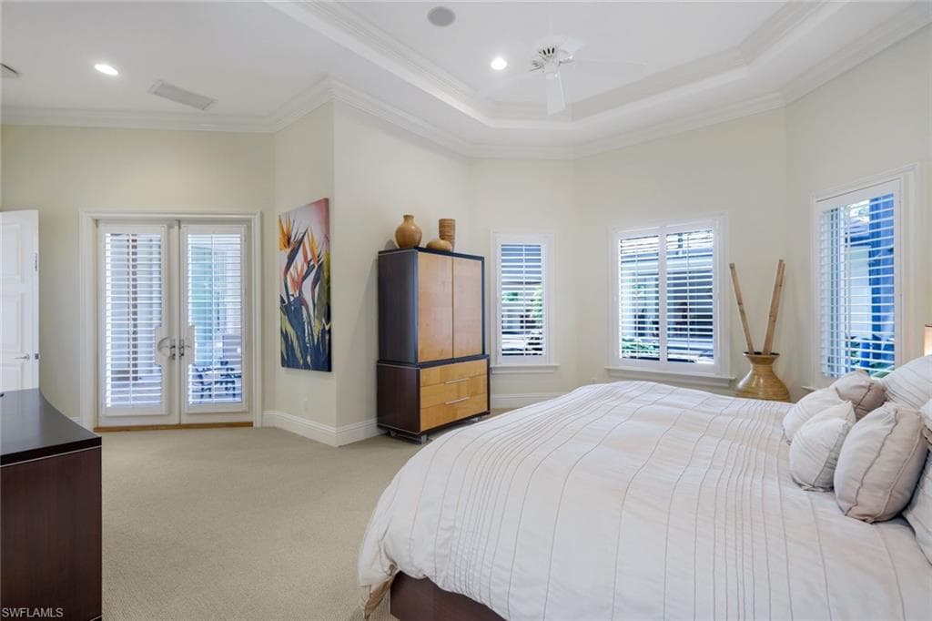 Natural Light & Soft Architectural Detailing