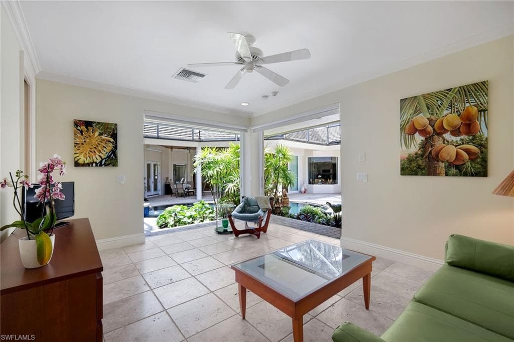 Cabana Suite w/ Disappearing Glass Doors to Lanai