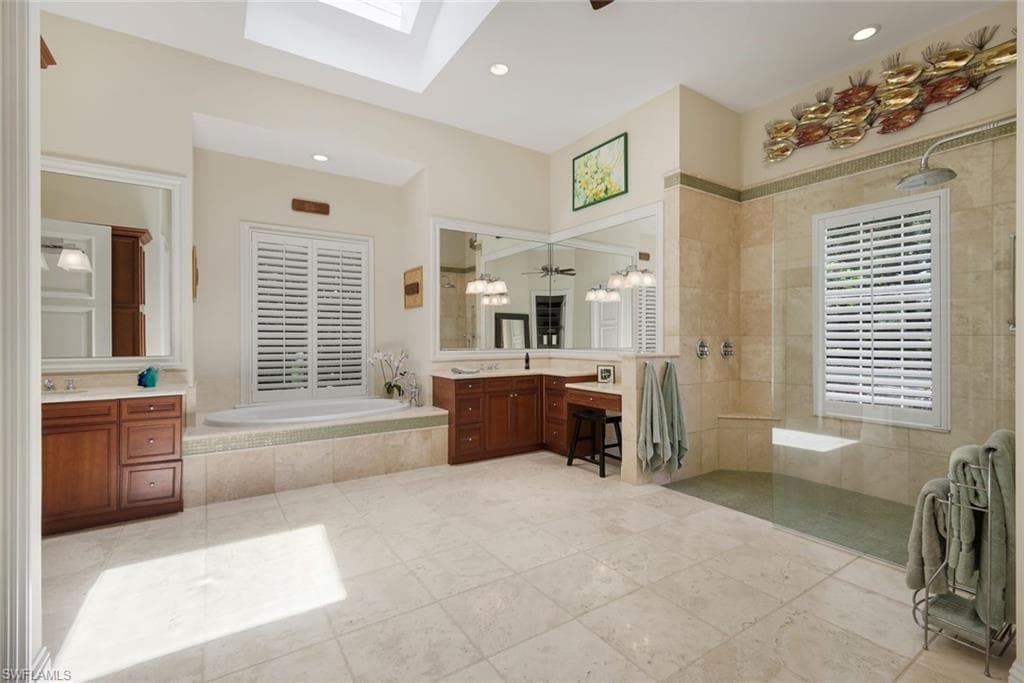 Owner's Marble Bath w/ Large Walk-In Shower & Soaking Tub