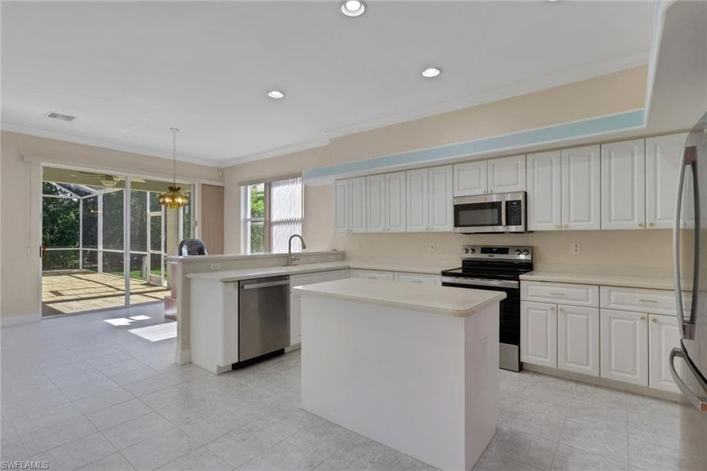 8711 KILKENNY CT photo 13 of 35