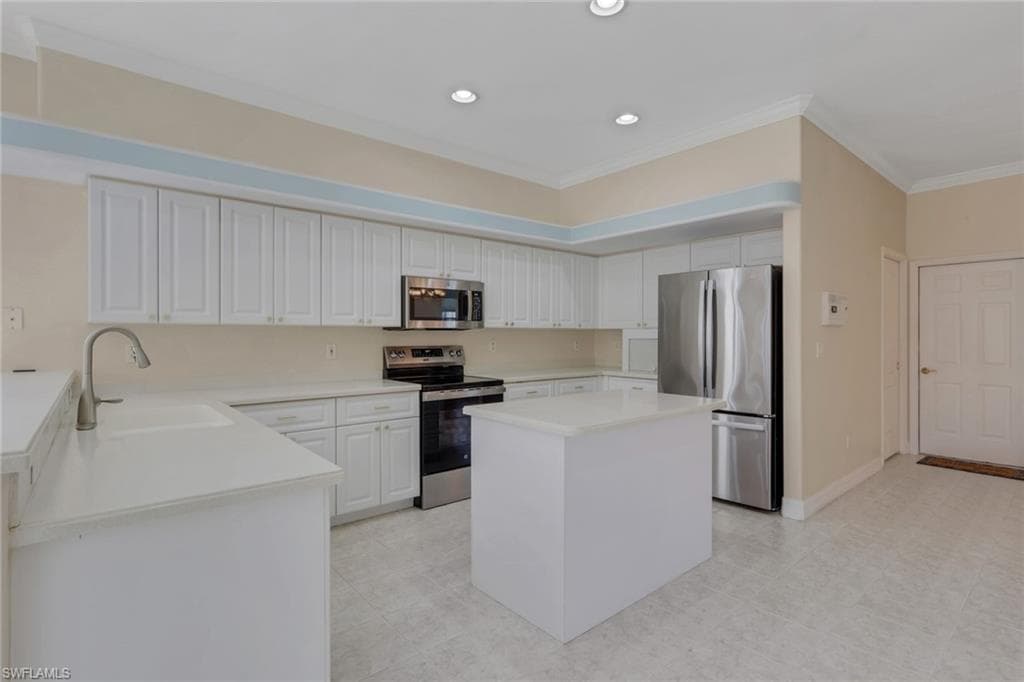 8711 KILKENNY CT photo 12 of 35