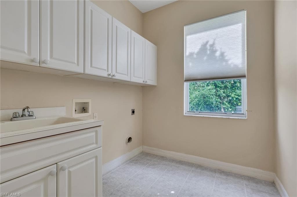 8711 KILKENNY CT photo 30 of 35