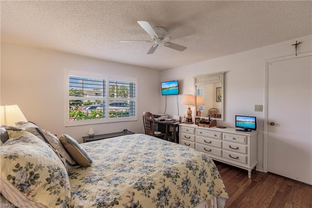 Plantation Shutters in this room too.