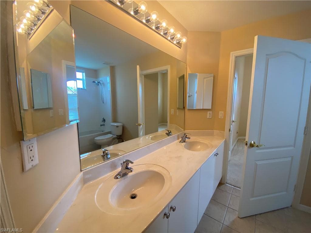 2677 Blue Cypress Lake CT photo 16 of 33