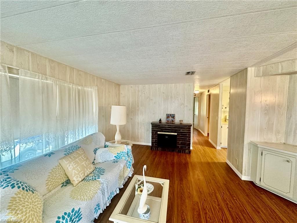 16037 Citron WAY photo 16 of 33