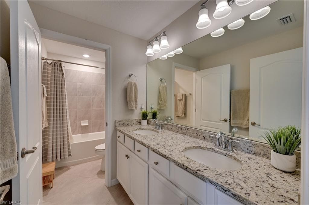 3697 Hampton CIR photo 25 of 50