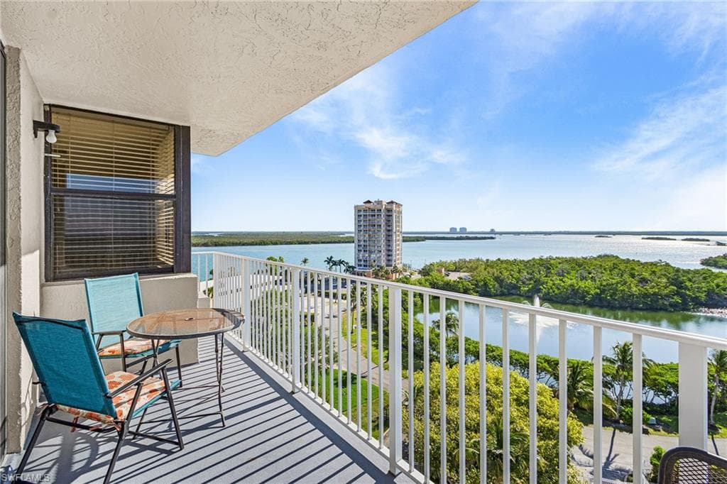 8701 Estero BLVD 907 photo 1 of 40