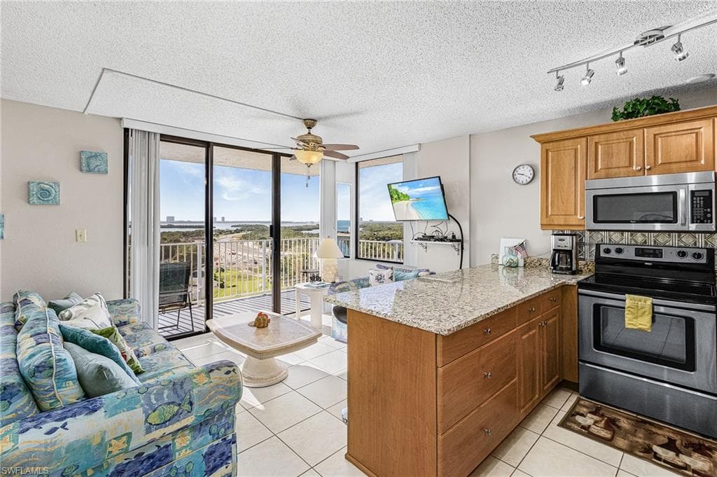 8701 Estero BLVD 907 photo 5 of 40
