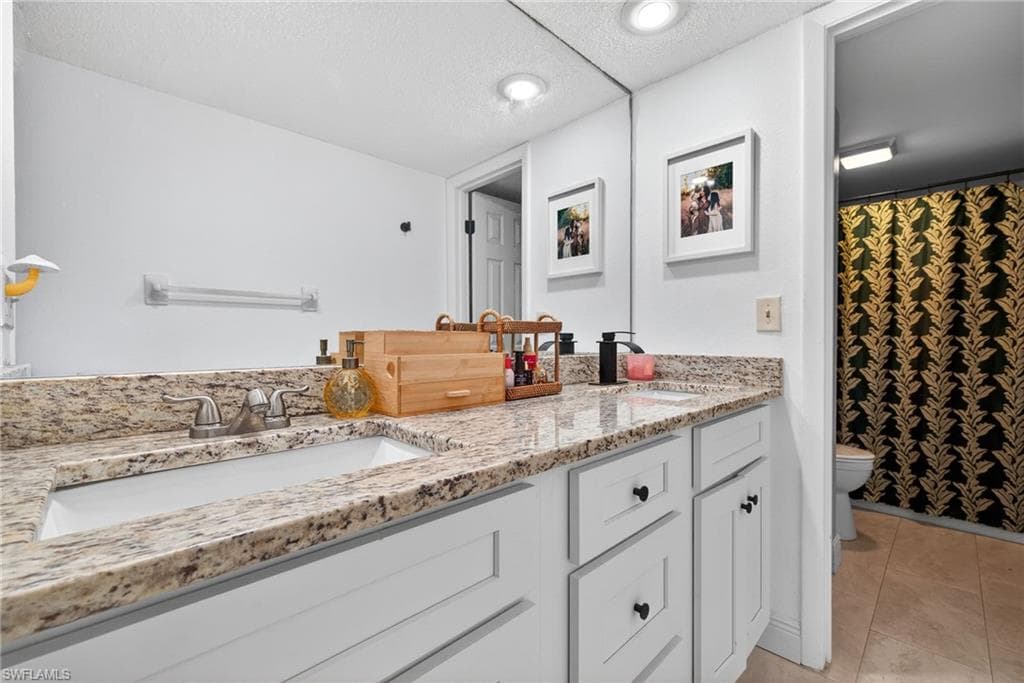 1466 Park Shore CIR 3 photo 23 of 27