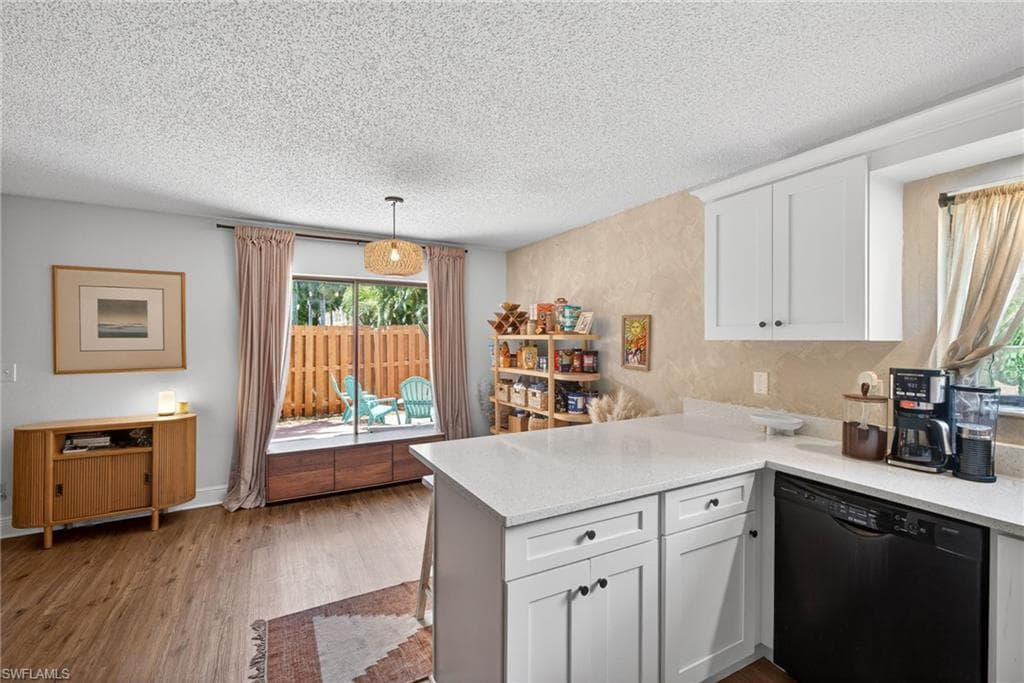 1466 Park Shore CIR 3 photo 8 of 27