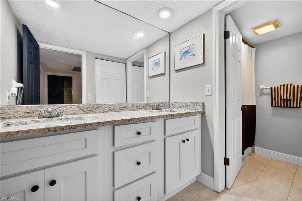 1466 Park Shore CIR 3 photo 21 of 27
