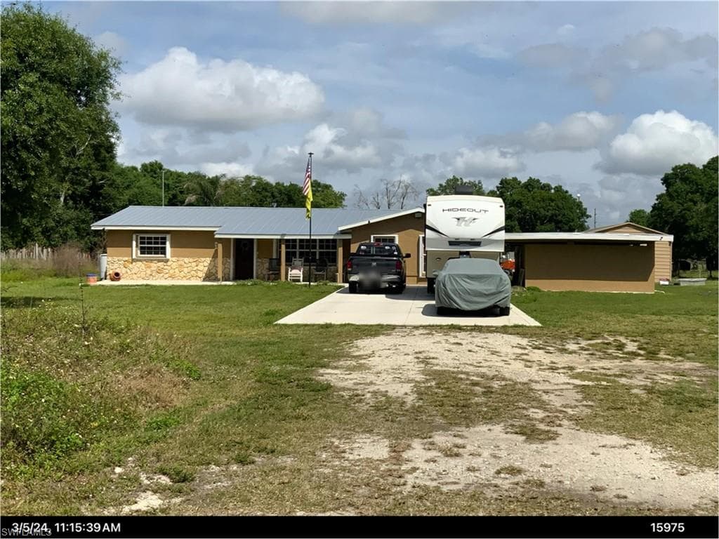 826 B RD photo 1 of 23