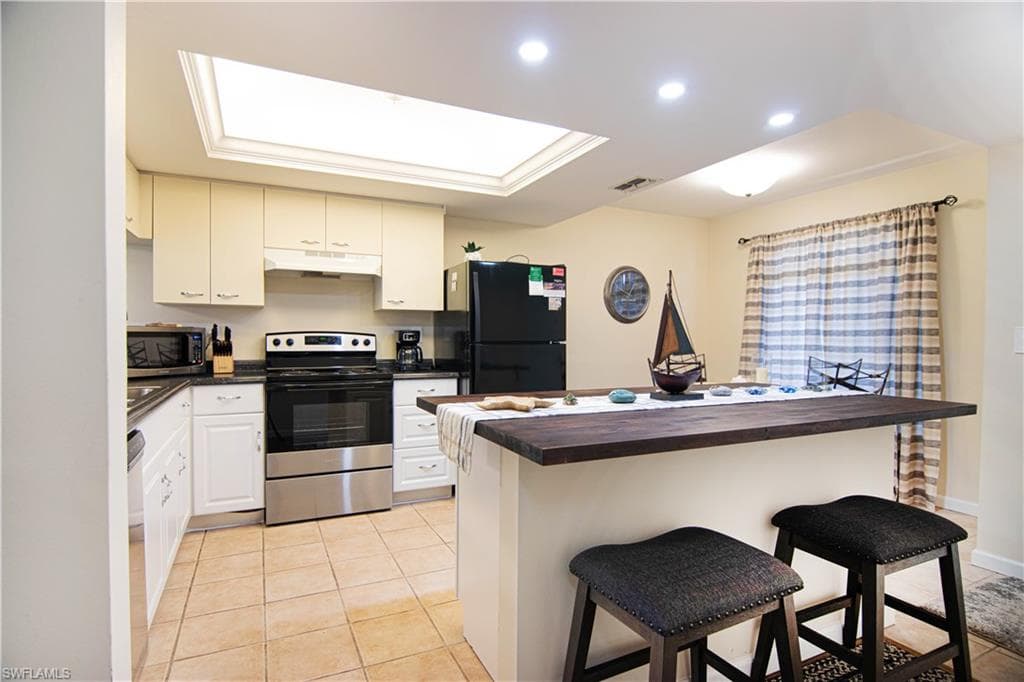 12191 Kelly Sands WAY 1502 photo 4 of 25