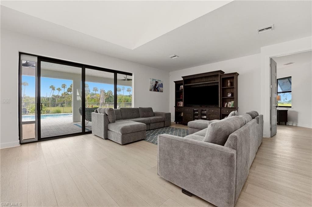22833 Yellow Button LN photo 11 of 45