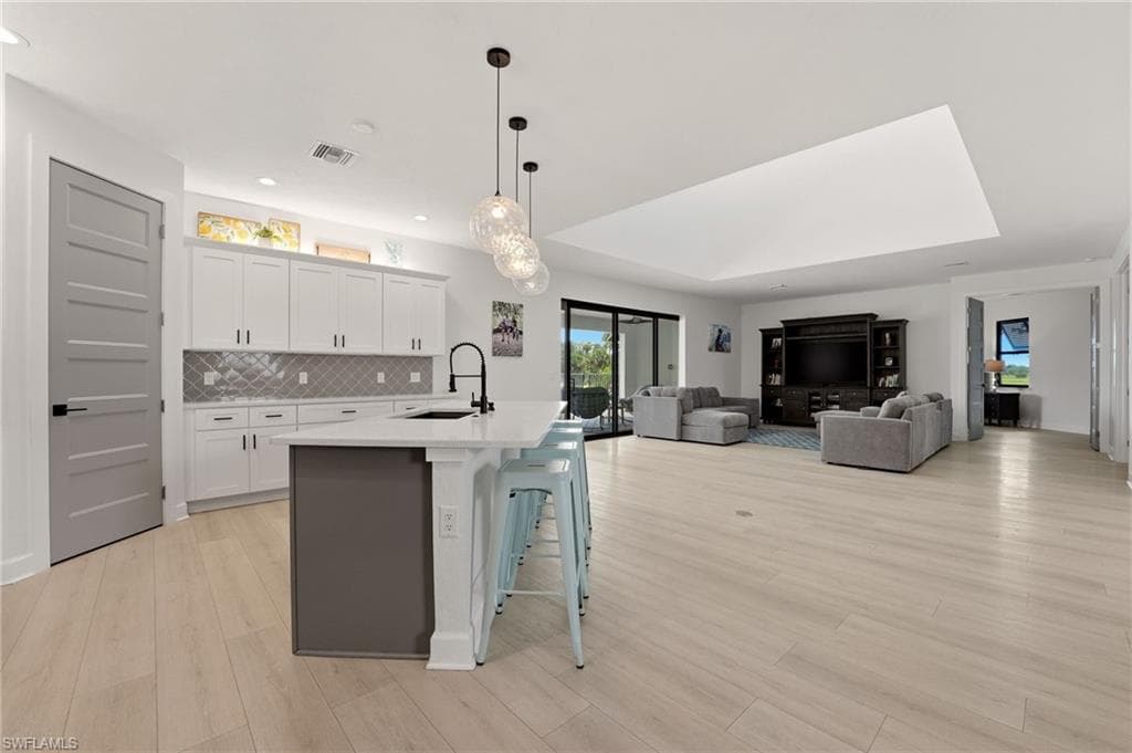 22833 Yellow Button LN photo 6 of 45
