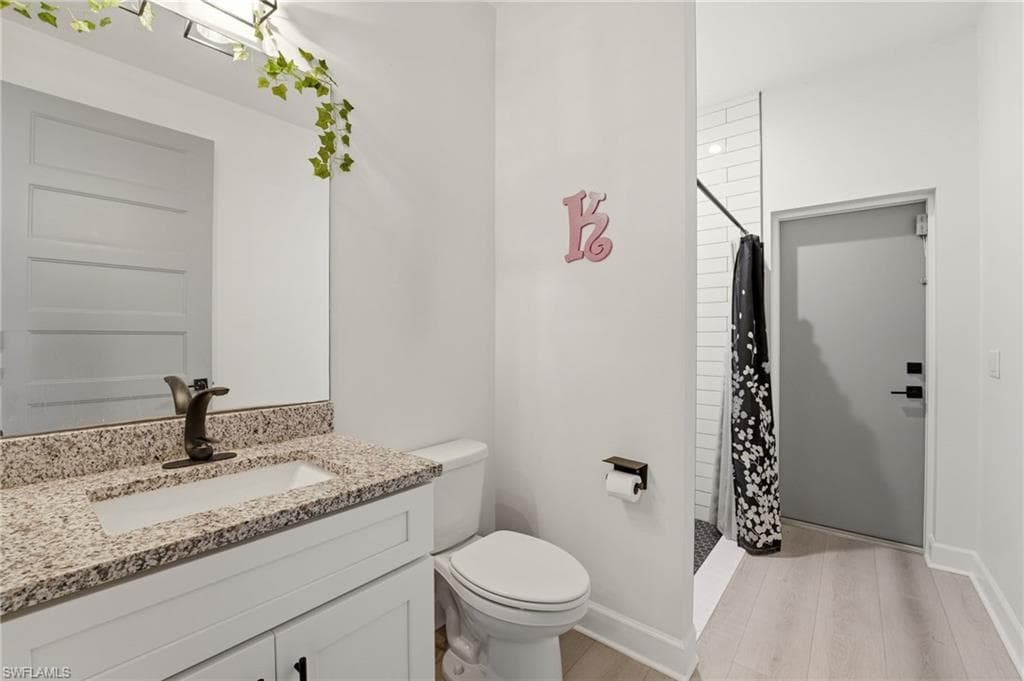 22833 Yellow Button LN photo 30 of 45