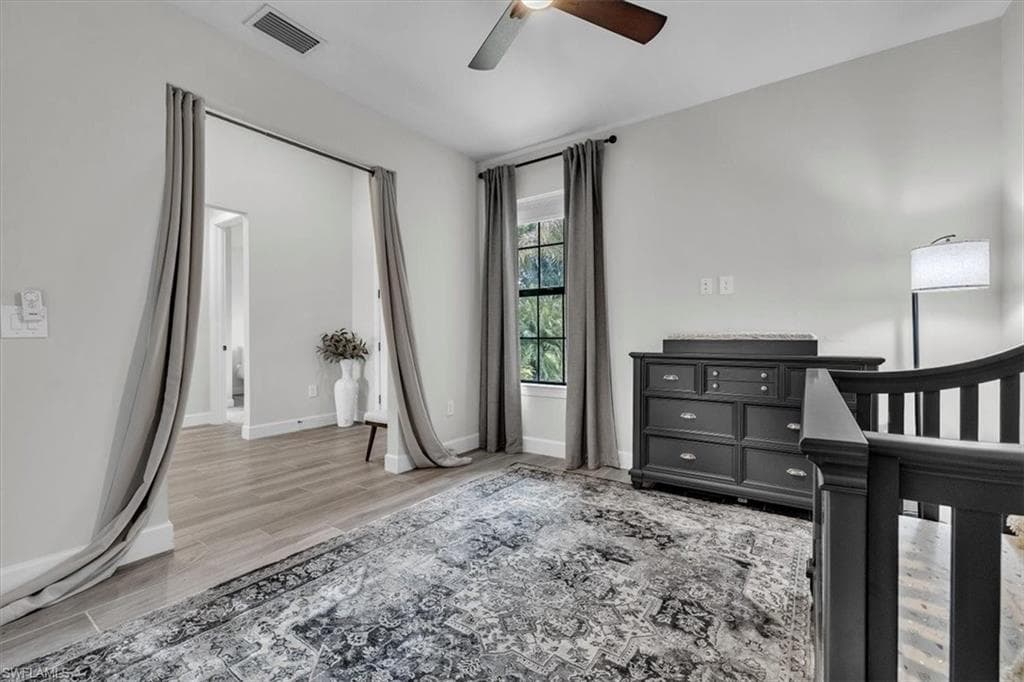 Den/office/flex space