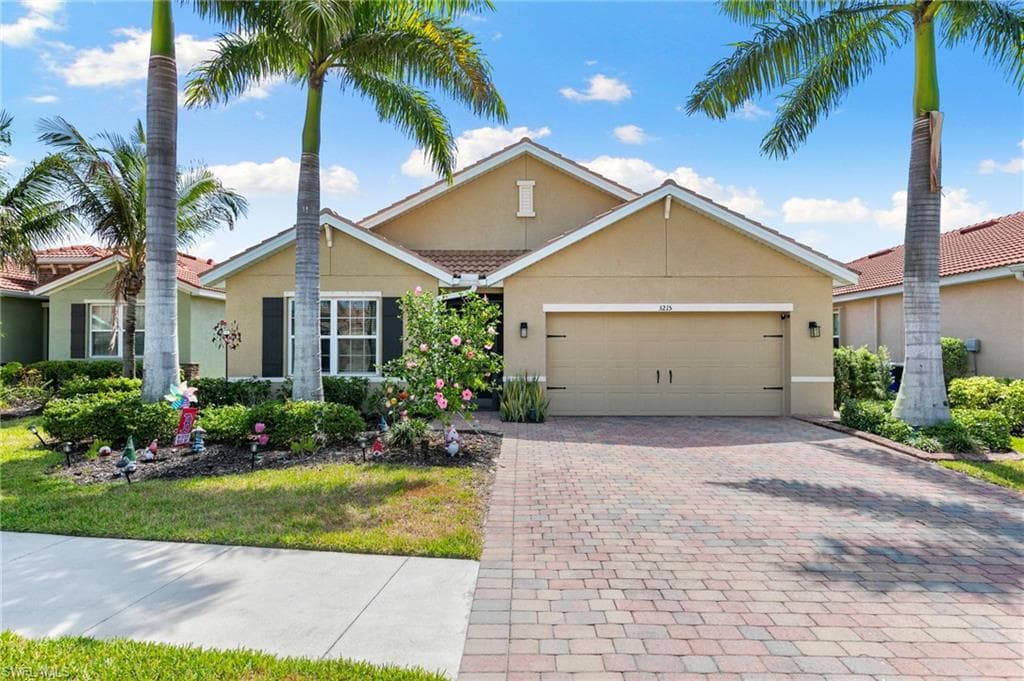 3215 Birchin LN photo 2 of 39