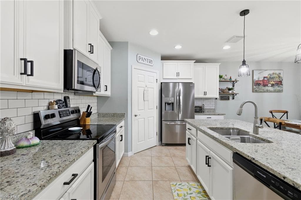 3215 Birchin LN photo 6 of 39