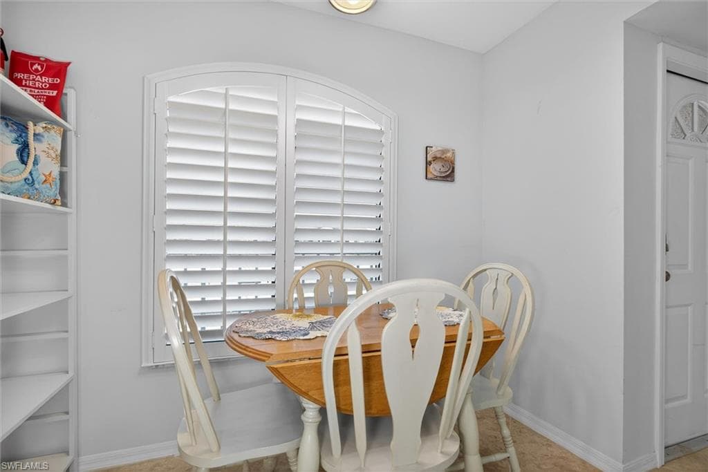 12191 Kelly Sands WAY 1518 photo 6 of 50