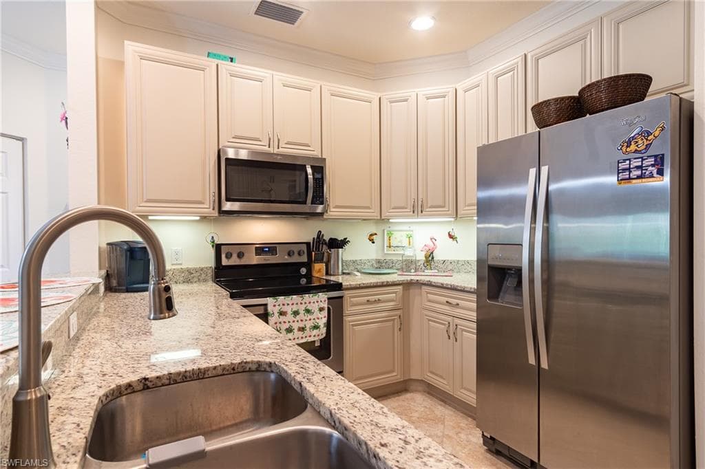 1102 Winding Pines CIR 206 photo 19 of 32