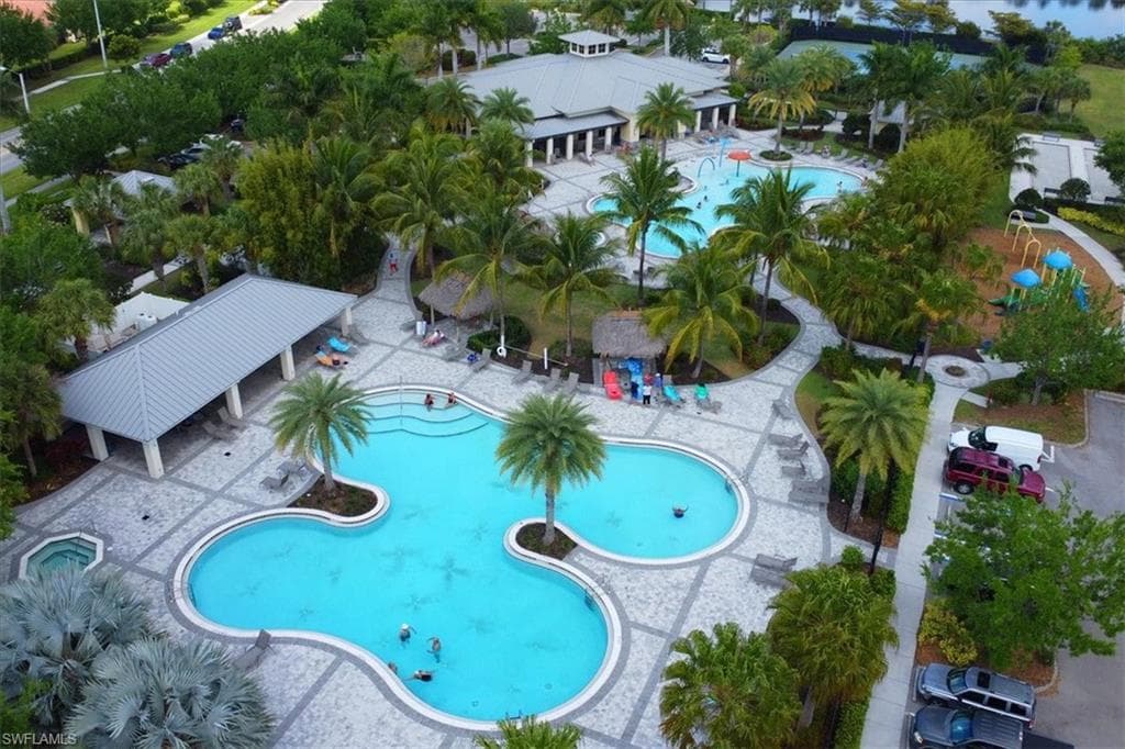 Birds eye view of property