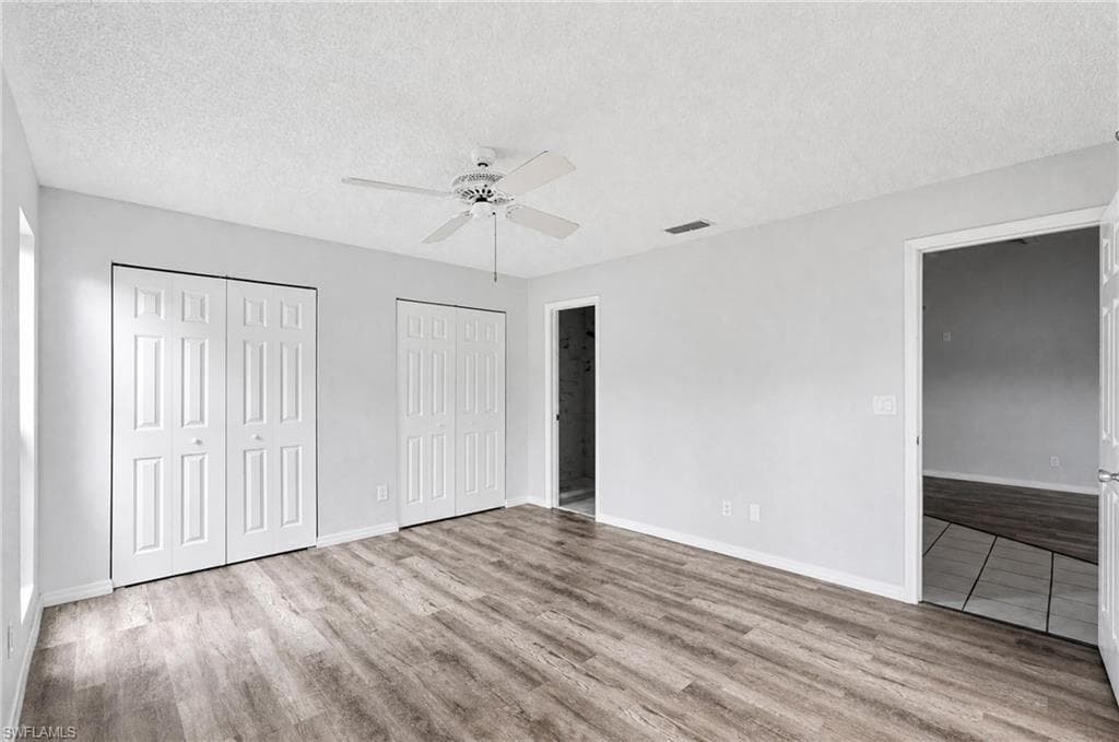 5563 Foxlake DR photo 13 of 44