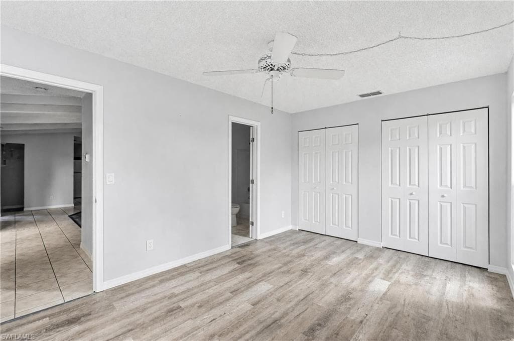 5563 Foxlake DR photo 17 of 44