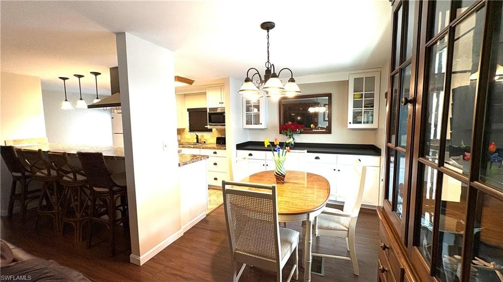 Kitchen and dining area.