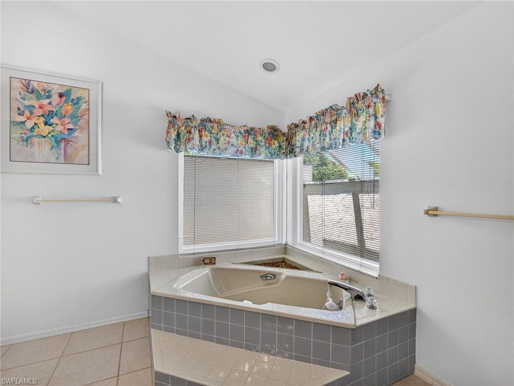 MASTER BATHROOM VIEW #2