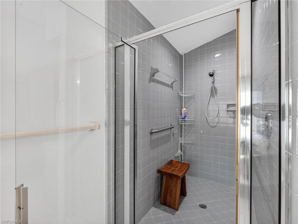 MASTER BATHROOM VIEW #4