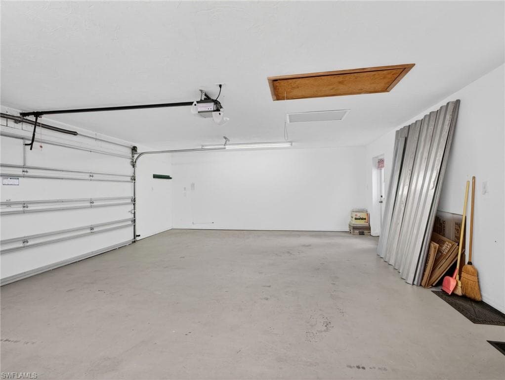 LARGE 2.5 CAR GARAGE VIEW #2