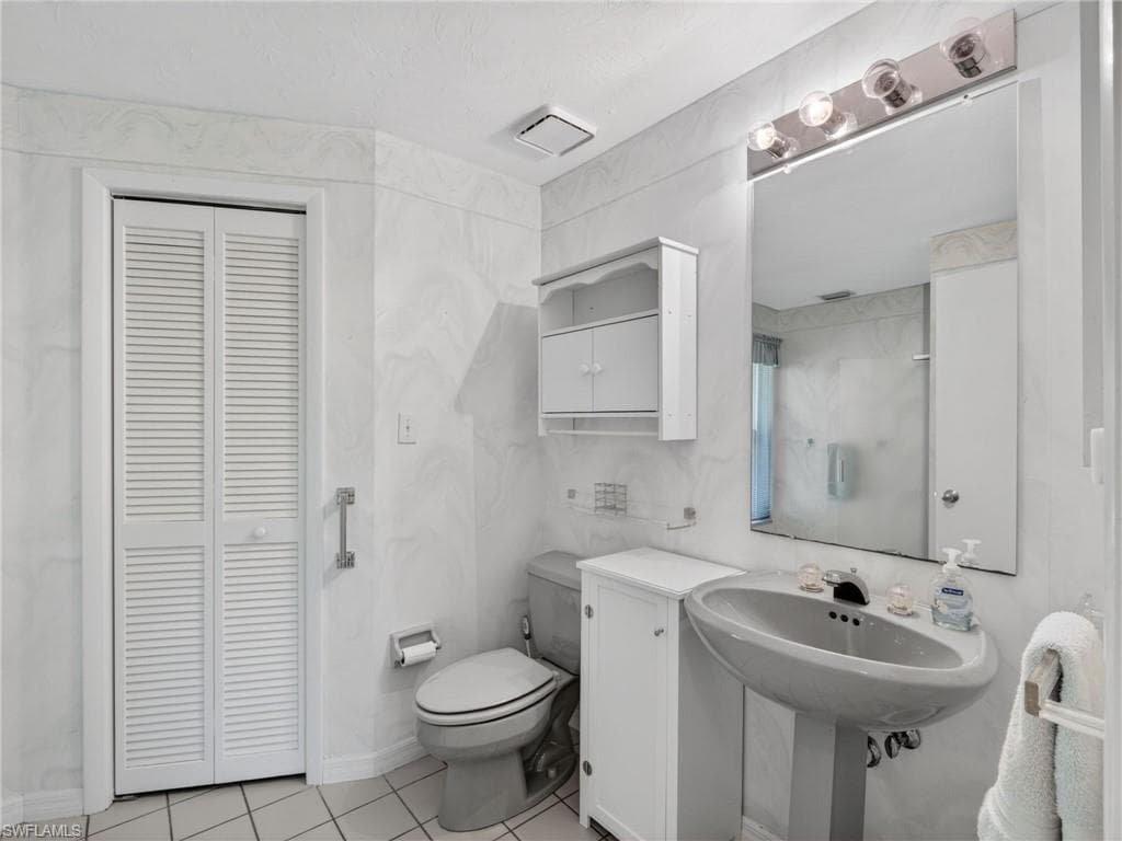 GUEST BATHROOM