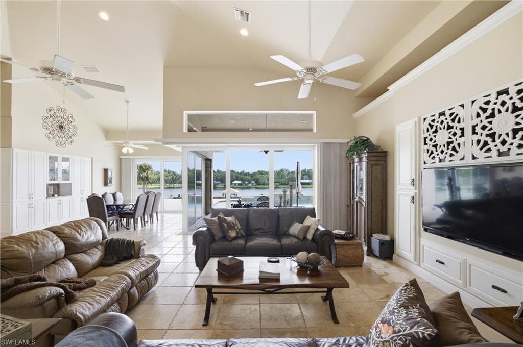 2504 Caloosa Shores DR photo 14 of 48