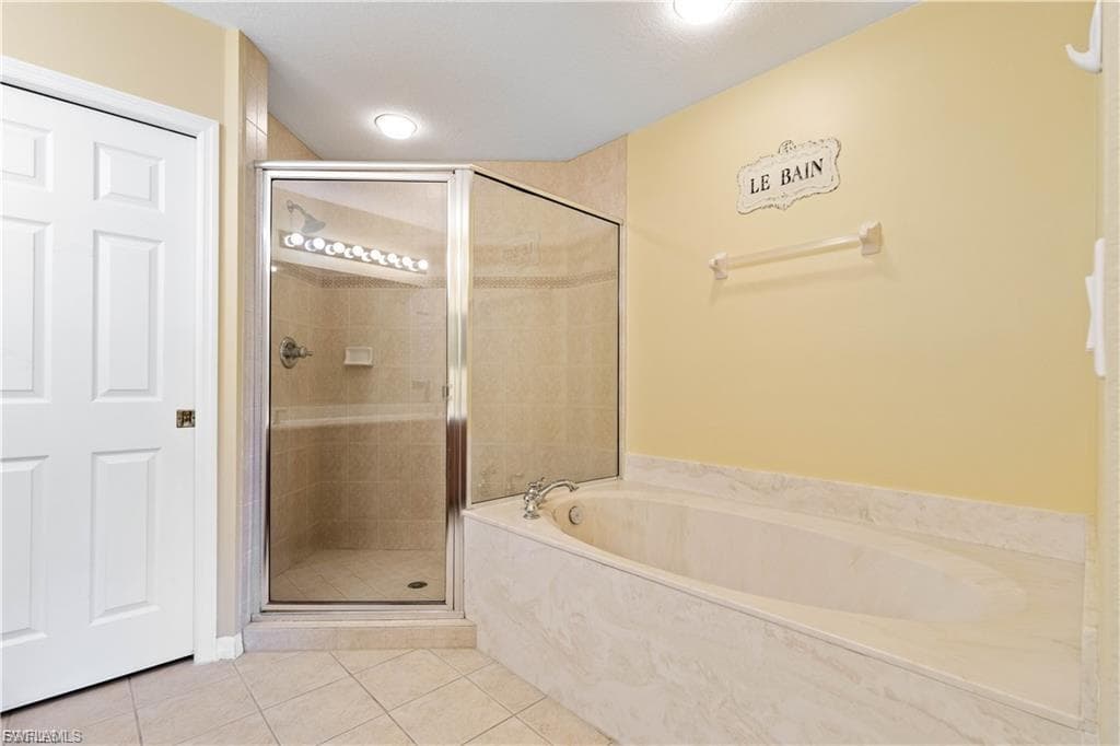 2448 Laurentina LN photo 16 of 37