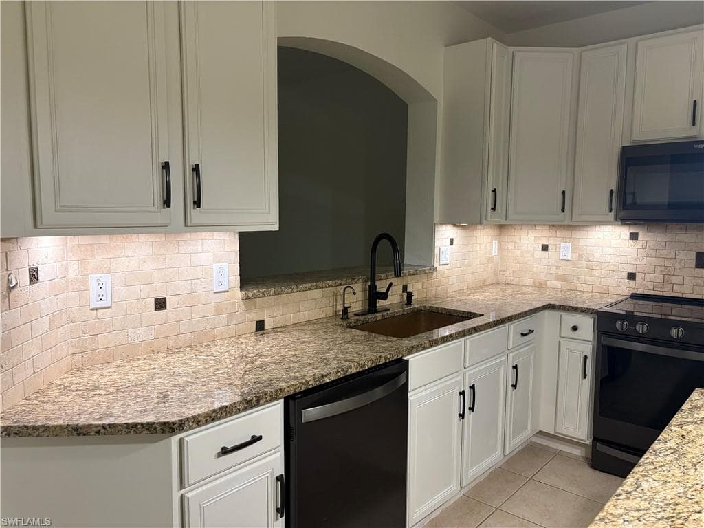 2448 Laurentina LN photo 7 of 37
