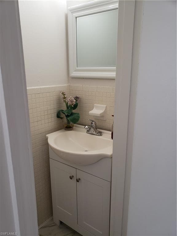 Half bath sink