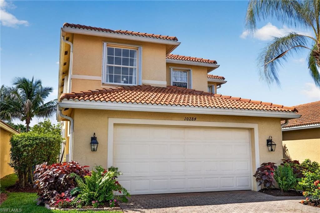 10284 Crepe Jasmine LN photo 2 of 38