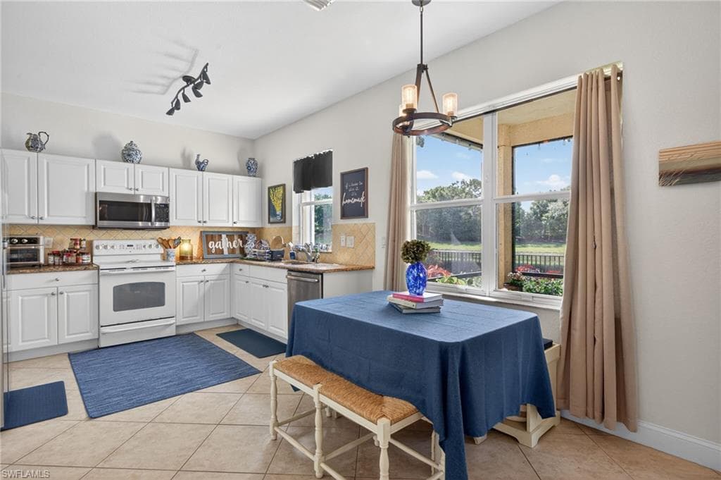 10284 Crepe Jasmine LN photo 12 of 38