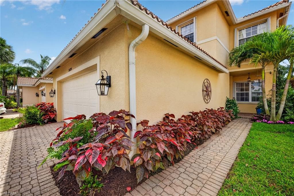 10284 Crepe Jasmine LN photo 3 of 38