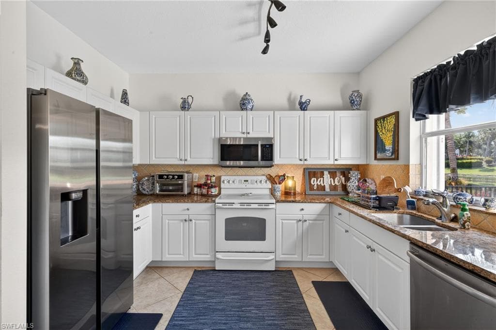 10284 Crepe Jasmine LN photo 10 of 38