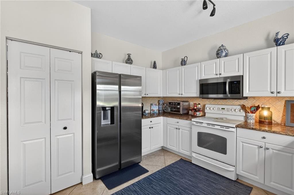 10284 Crepe Jasmine LN photo 11 of 38