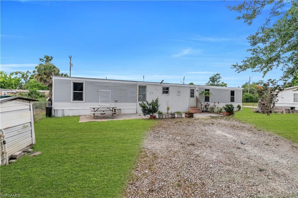 8106 Penny DR photo 7 of 39