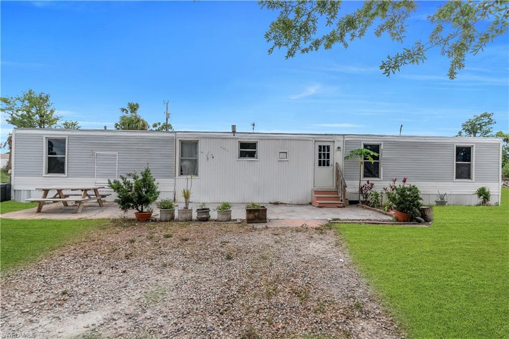 8106 Penny DR photo 3 of 39