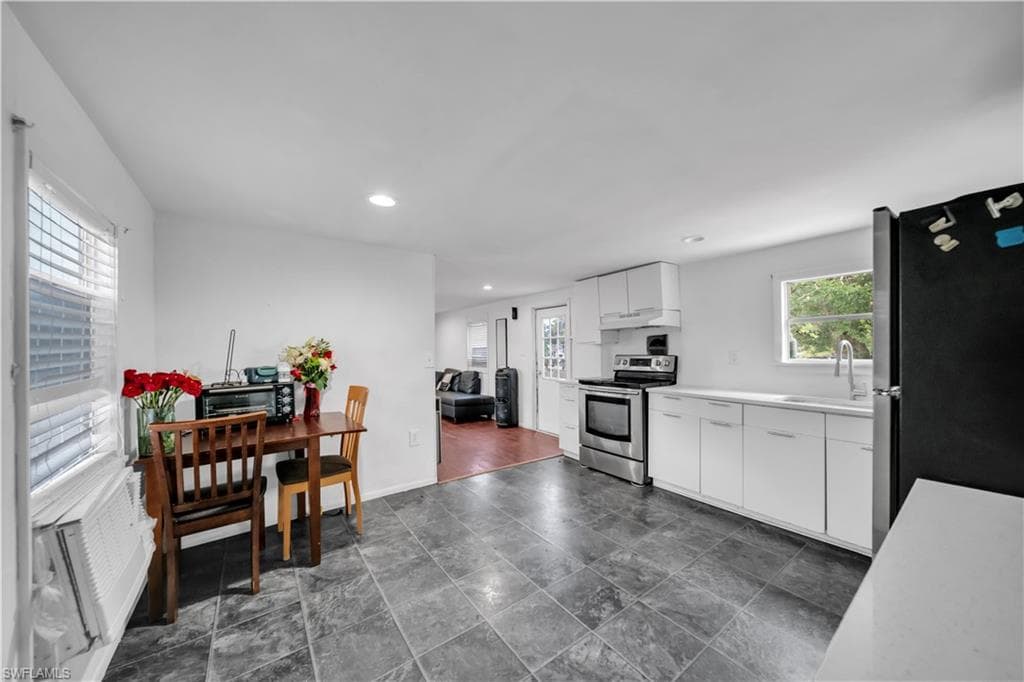 8106 Penny DR photo 11 of 39