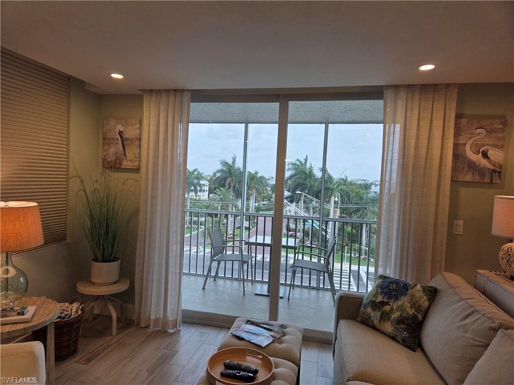 5500 Bonita Beach RD 508 photo 11 of 36