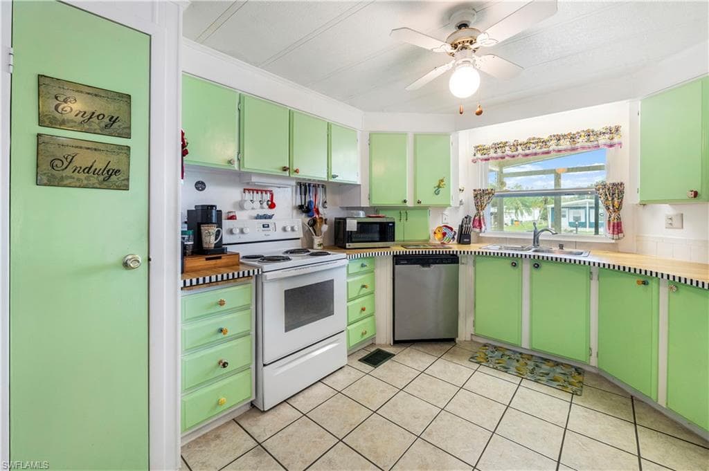 280 Grassy Key LN photo 4 of 21