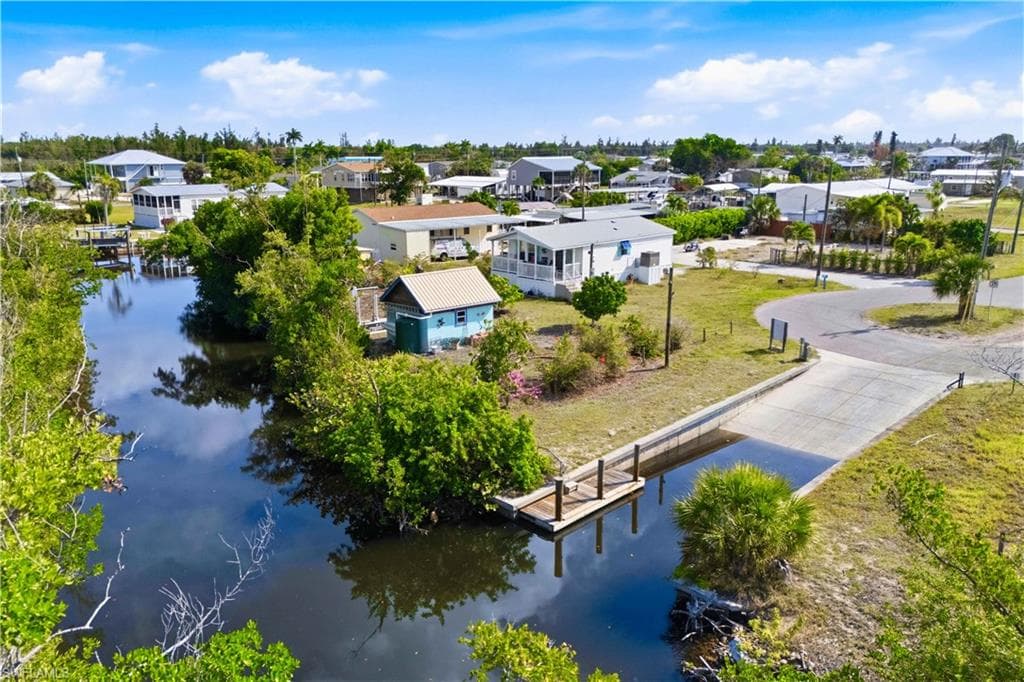 Voluntary HOA Boat Ramp at the end of Sandpiper Drive